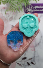 Load image into Gallery viewer, 2.25 inch Druzy Alien Keychain Silicone Mold for Resin casting