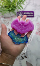 Load image into Gallery viewer, 3 inch Druzy Bat Hair Clip Silicone Mold for Resin