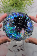 Load image into Gallery viewer, 4.5 inch Round Crackled Crystal Edge Silicone Mold for Resin casting