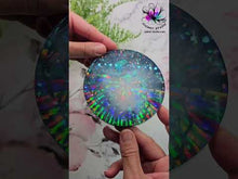 Load and play video in Gallery viewer, 4 inch Round HOLO Spider Skull Silicone Mold for Resin