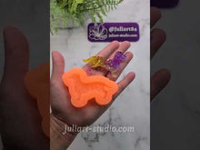 Load and play video in Gallery viewer, 2.8 inch Druzy Dachshund Silicone Mold for Resin