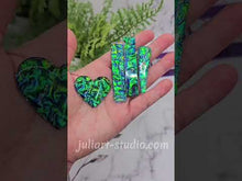 Load and play video in Gallery viewer, GREEN CRACKLE - Dichroic Sheet - Large size