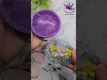 Load and play video in Gallery viewer, 4.5 inch Round Crackled Crystal Edge Silicone Mold for Resin casting