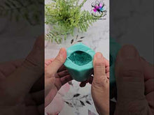 Load and play video in Gallery viewer, 2.5 inch Crystal Snail (Style 2) Silicone Mold for Resin