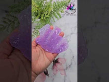 Load and play video in Gallery viewer, 4.5 inch Thin Druzy Insert Silicone Mold for Resin