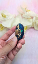 Load image into Gallery viewer, 1.9 inch Crab Worry Stone Silicone Mold