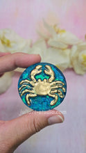 Load image into Gallery viewer, 1.9 inch Crab Worry Stone Silicone Mold