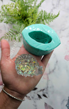 Load image into Gallery viewer, 2.5 inch Crystal Snail (Style 2) Silicone Mold for Resin
