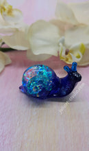 Load image into Gallery viewer, ONE Large Resin Snail with Irredescent Shell (in Saphire and Purple)