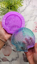 Load image into Gallery viewer, 5.5 inch Crystal Seashell Dish Silicone Mold for Resin casting