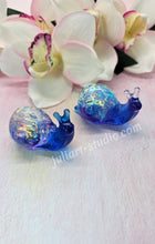 Load image into Gallery viewer, ONE Large Resin Snail with Irredescent Shell (in Saphire Blue/Purple)
