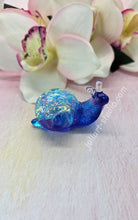 Load image into Gallery viewer, ONE Large Resin Snail with Irredescent Shell (in Saphire Blue/Purple)