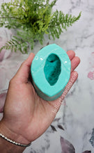 Load image into Gallery viewer, 2.5 inch Crystal Snail (Style 2) Silicone Mold for Resin