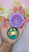 Load image into Gallery viewer, 1.9 inch Crab Worry Stone Silicone Mold