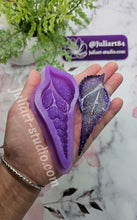 Load image into Gallery viewer, 4 inch Druzy Seashell Silicone Mold for Resin casting