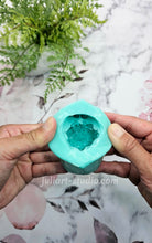 Load image into Gallery viewer, 2.3 inch Crystal Snail (Style 1) Silicone Mold for Resin