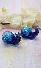 Load image into Gallery viewer, ONE Large Resin Snail with Irredescent Shell (in Saphire and Purple)