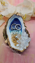 Load image into Gallery viewer, 1.9 inch Crystal Cluster (CM#001) Silicone Mold for Resin casting