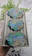 Load image into Gallery viewer, 3.4 inch Crystal Cluster (#CC3) Silicone Mold for Resin