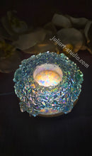 Load image into Gallery viewer, 4.2 inch Resin Crystal Tealight Holder in Saphire color (including LED Light Base and LED Tealight)