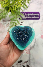 Load image into Gallery viewer, 3 inch 3D Druzy Heart Silicone Mold for resin casting