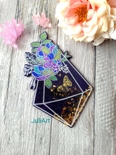 Load image into Gallery viewer, 9.5 inch Floral Crystal Silicone Mold for Resin casting
