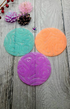 Load image into Gallery viewer, 4 inch Tribal Swirl Insert Silicone Mold for Resin