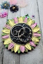 Load image into Gallery viewer, 7.5 inch Druzy Sunflower Dish Silicone Mold for Resin
