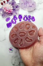 Load image into Gallery viewer, Small Druzy Slices Palette Silicone Mold for Resin casting