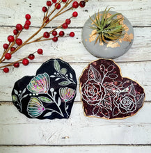 Load image into Gallery viewer, 4.75 inch Floral Heart Coaster Silicone Mold for Resin casting