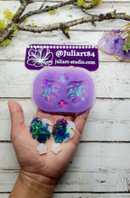Load image into Gallery viewer, 1.5 inch HOLO Monstera Earrings Silicone Mold for Resin