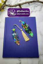 Load image into Gallery viewer, 5 inch HOLO Feather Bookmark Palette Silicone Mold for Resin