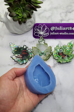 Load image into Gallery viewer, 3.25 inch Maple Leaf Dish Silicone Mold for Resin casting