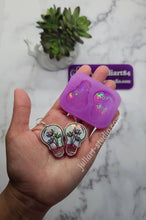 Load image into Gallery viewer, 1.5 inch HOLO Light Bulb Earrings Silicone Mold for Resin