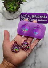 Load image into Gallery viewer, 1.5 inch HOLO Poinsettia Earrings Silicone Mold for Resin