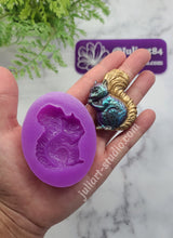Load image into Gallery viewer, 2 inch Squirrel Silicone Mold for Resin
