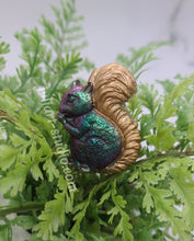 Load image into Gallery viewer, 2 inch Squirrel Silicone Mold for Resin
