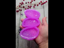 Load and play video in Gallery viewer, 2.5 inch Druzy Agate Slices (3-slot) Silicone Mold for Resin