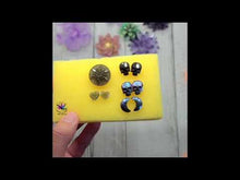 Load and play video in Gallery viewer, Crystal Stud Palette Silicone Mold for Resin casting