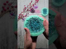 Load and play video in Gallery viewer, 4 inch Crystal Dahlia Cluster  Silicone Mold for Resin