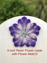 Load image into Gallery viewer, 5 inch Flower Silicone Mold for Resin or Concrete Coasters