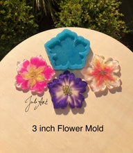 Load image into Gallery viewer, 3 inch Small Flower Silicone Mold for Resin casting