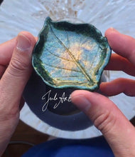 Load image into Gallery viewer, 3 inch Mini Leaf Dish Silicone Mold for Resin casting