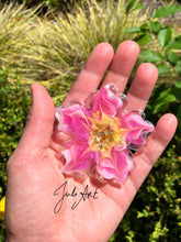 Load image into Gallery viewer, 3 inch Small Flower Silicone Mold for Resin casting