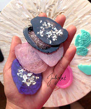 Load image into Gallery viewer, 2.5 inch Agate Slices (set of 6) Silicone Mold for Resin casting