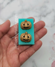 Load image into Gallery viewer, 3D Halloween Pumpkin Silicone Mold
