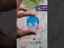 Load and play video in Gallery viewer, 2.25 inch Druzy Alien Keychain Silicone Mold for Resin casting
