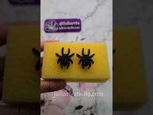Load and play video in Gallery viewer, 1.3 inch Druzy Spiders Earrings Silicone Mold for Resin casting
