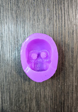 Load image into Gallery viewer, USED BGRADE -  1.9 inch 3D Druzy Skull Silicone Mold
