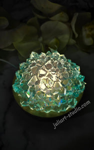 4 inch Resin Crystal Dahlia - in Blue (Including LED Light Base)